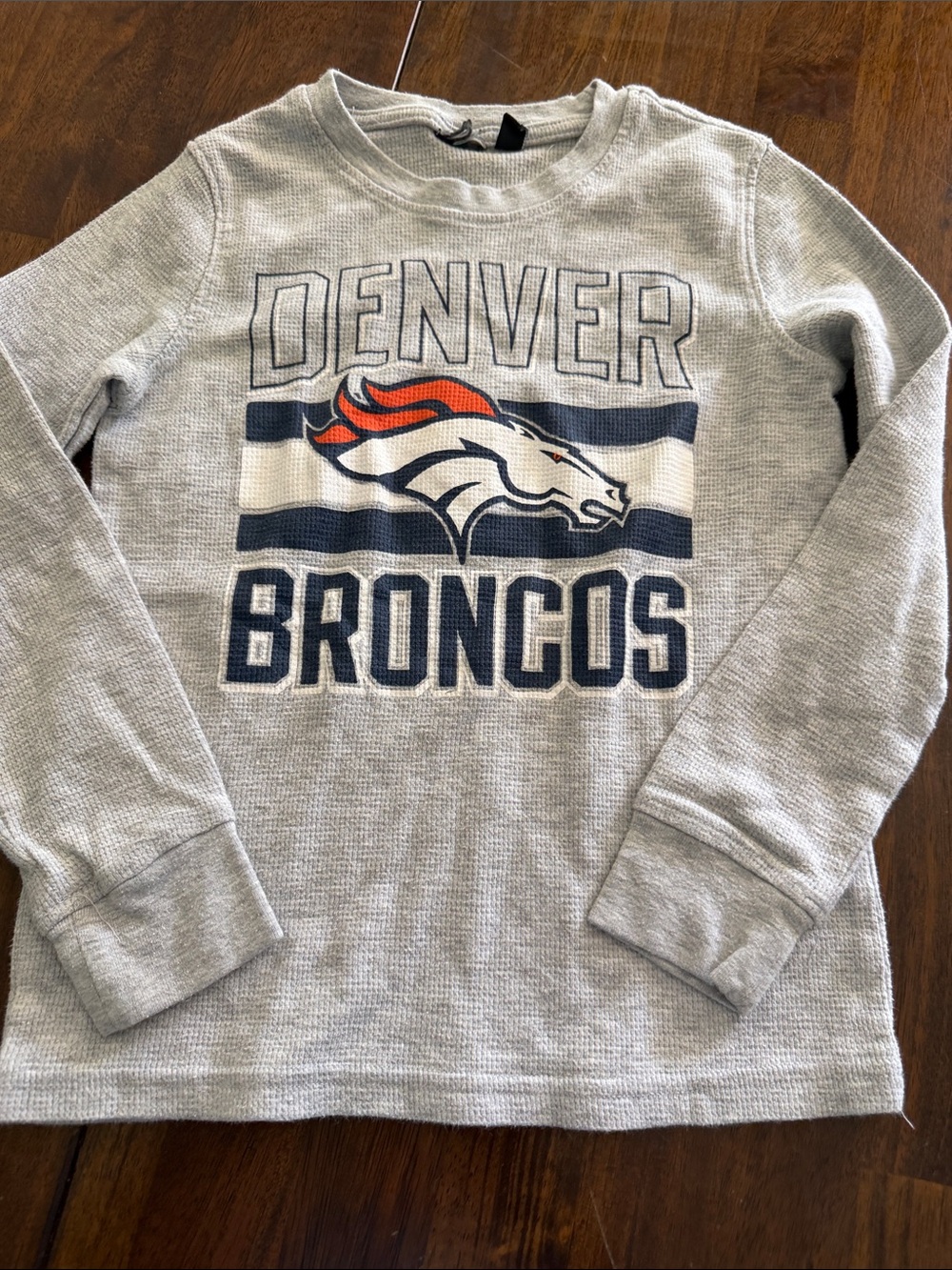 NFL Denver Broncos Kids Gray Waffle-Knit T-Shirt, Size 8